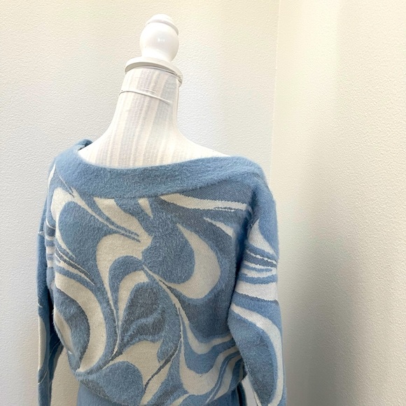 sweater with soft matching short. NWT - Picture 4 of 6